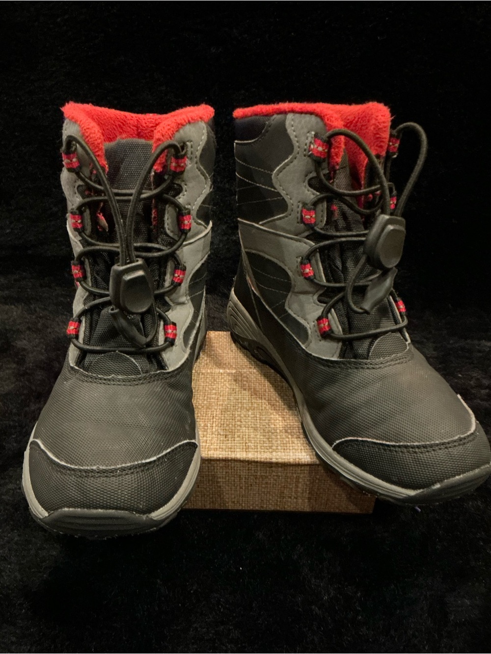 Merrell Outback Kids Black and Gray Snow Boots with Red Lining Size 13